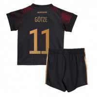 Billiga Tyskland Mario Gotze #11 Barnkläder Borta fotbollskläder till baby VM 2022 Kortärmad (+ Korta byxor)